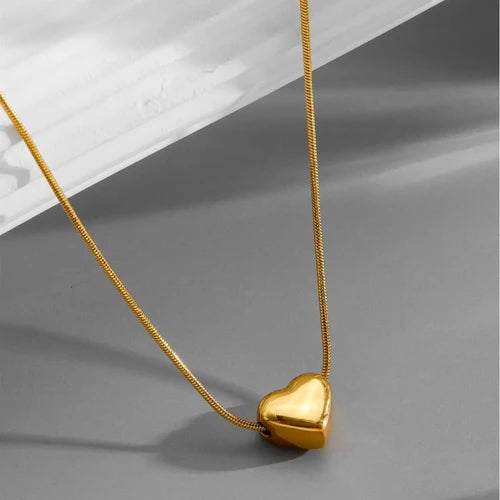 Anti-Tarnish Gold Heart Necklace – Waterproof & Minimal