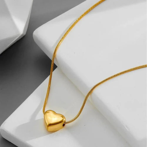 Anti-Tarnish Gold Heart Necklace – Waterproof & Minimal