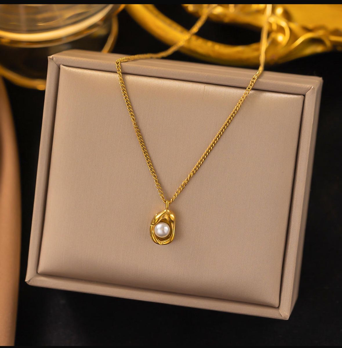 Gold Pearl Pendant Necklace