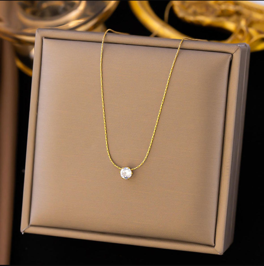Crystal Heart Necklace –  Minimal