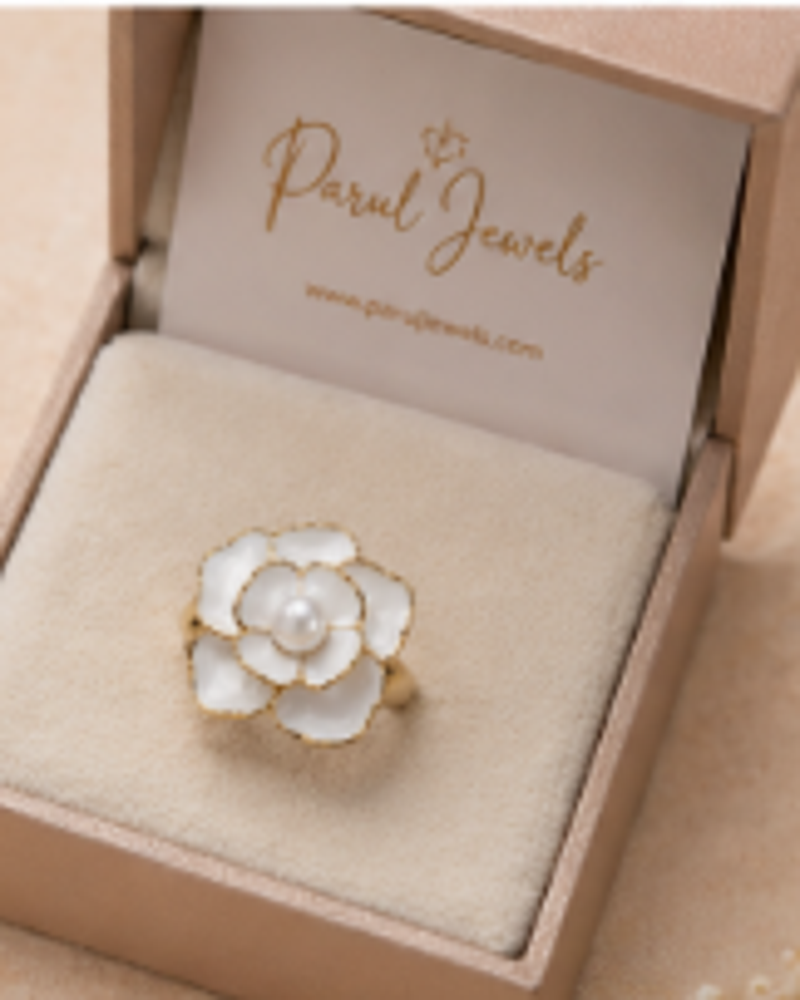 White Daisy Flower Ring